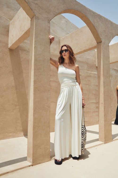 slow style, roupas, roupa feminina, calça emilia pantalona feminina, calça fluida off white, calça com drapeado, calça elegante.