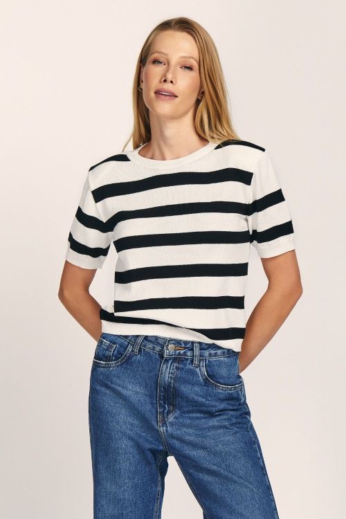 slow style, roupas, roupa feminina, blusa diana preta, blusa listrada feminina, blusa de malha, blusa casual elegante, blusa atemporal.