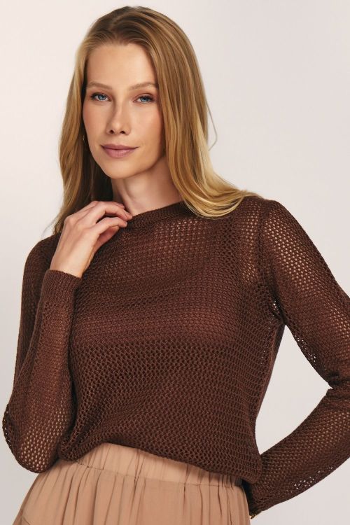 slow style, roupas, roupa feminina, blusa tricot feminina, blusa vazada marrom, blusa cristina, tricot leve moda feminina, blusa casual chique, sobreposição elegante