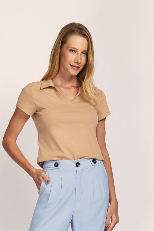 slow style, roupas, roupa feminina, blusa iris camel, blusa feminina gola polo, blusa casual.