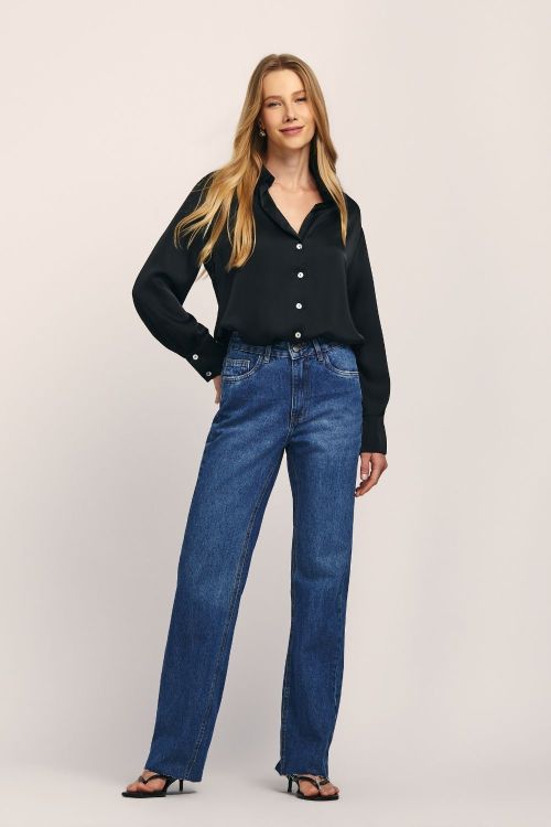 slow style, roupas, roupa feminina, calça jeans cassia, calça reta cós alto, calça jeans desfiada, calça jeans versátil.
