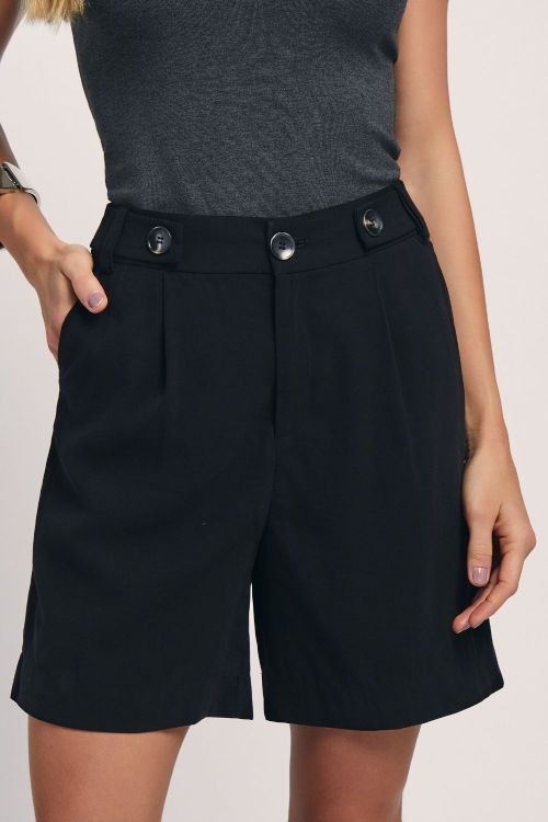 slow style, roupas, roupa feminina, bermuda felipa preta, bermuda alfaiataria feminina, bermuda cintura alta, moda feminina sofisticada