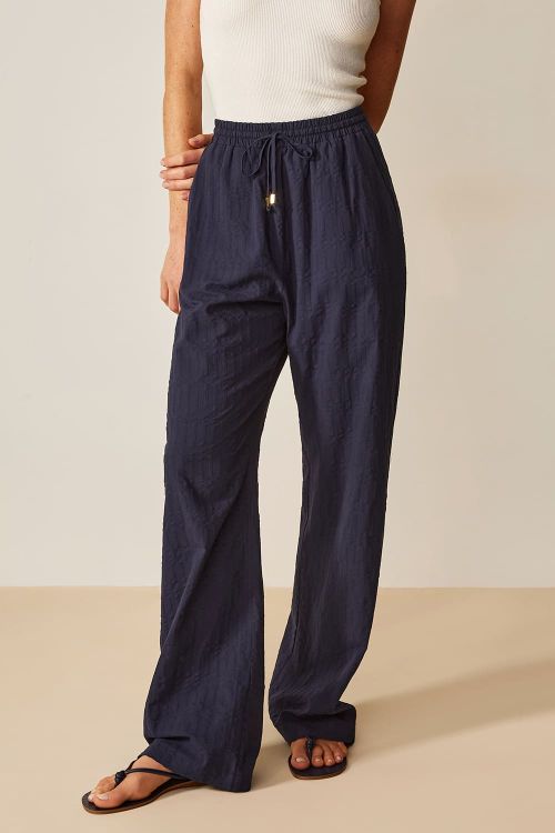 slow style, roupas, roupa feminina, calça feminina azul-marinho, calça cintia reta de algodão, calça com cós elástico, calça feminina texturizada