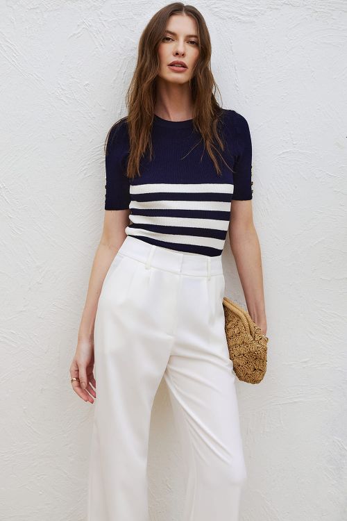 slow style, roupas, slow style, roupas, roupa feminina, blusa feminina listrada, blusa com botões dourados, moda casual elegante, blusa justa de tricot.