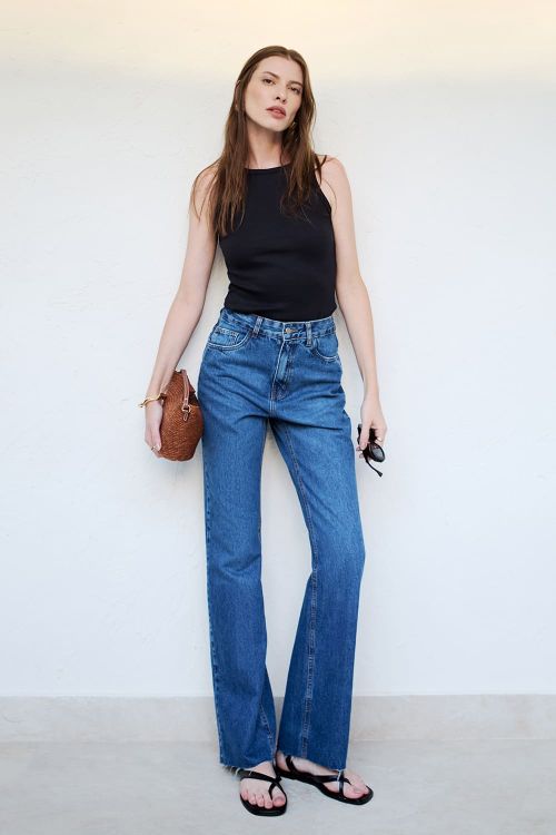 slow style, roupas, roupa feminina, calça jeans cassia, calça reta cós alto, calça jeans desfiada, calça jeans versátil.