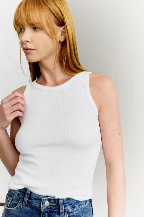 slow style, roupas, roupa feminina, regata feminina, regata canelada, regata básica, regata casual, regata branca, moda feminina verão.