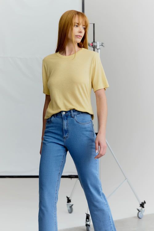 slow style, roupas, roupa feminina, blusa feminina amarela, blusa vera visco linho, blusa feminina gola careca