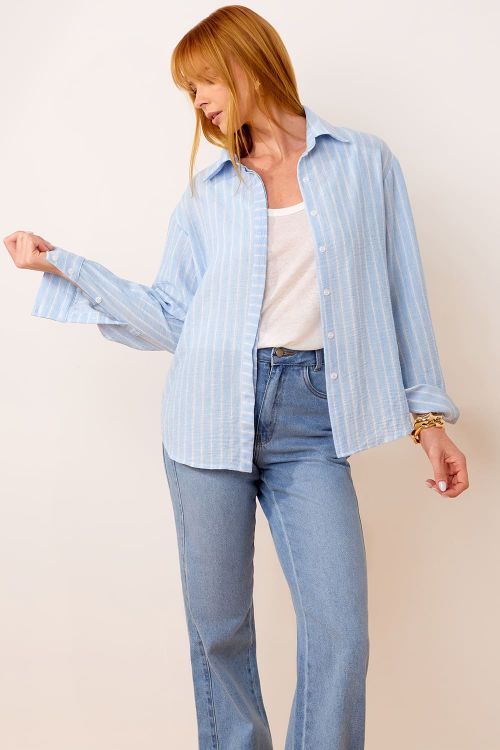 slow style, roupas, roupa feminina, camisa donna listrada feminina, camisa manga longa azul, camisa viscose leve, camisa casual chic, camisa feminina elegante.